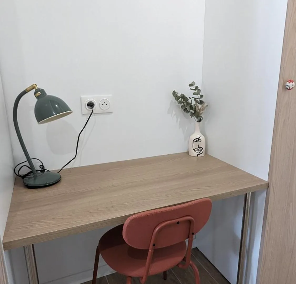 Studio Cosy Neuf Calme -Parking Terrasse Privee Piscine 5Mn Gare Tgv Aix Et Za Aix La Duranne 15 Mn Aeroport Marseille Cabries Apartment